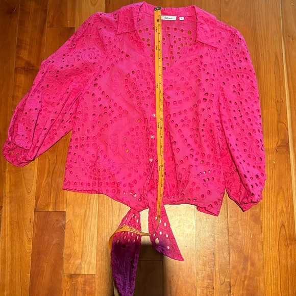 Reitman‘s fuchsia pink eyelet blouse with tie bottom, at waist. - Picture 8 of 10
